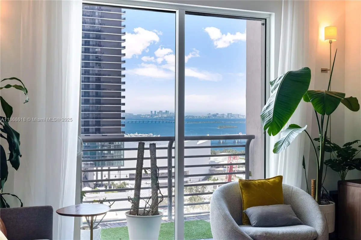 234 NE 3rd St #LPH06, Miami, FL 33132 - #1