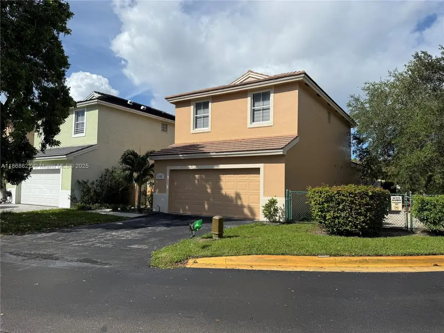 6955 SW 148th Ln, Davie, FL 33331 - Image #2