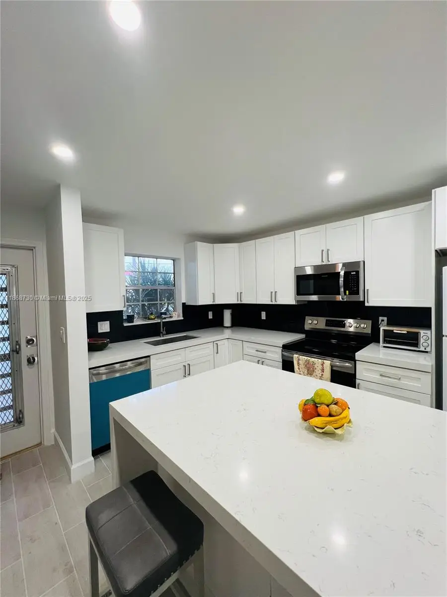 2200 NE 36th St #3, Lighthouse Point, FL 33064 - Image #1