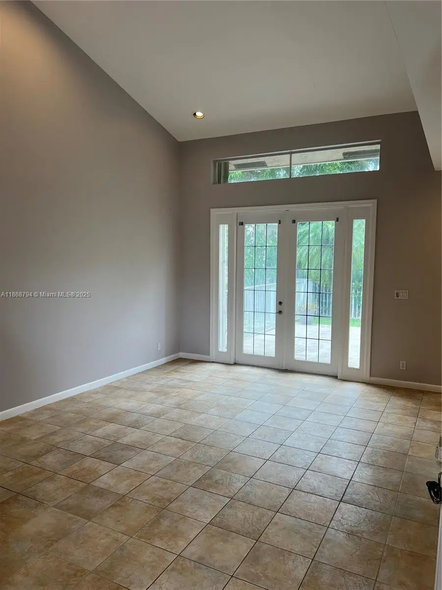 15827 SW 12th St, Pembroke Pines, FL 33027 - Image #3