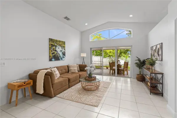 3439 SW 51st St, Hollywood, FL 33312