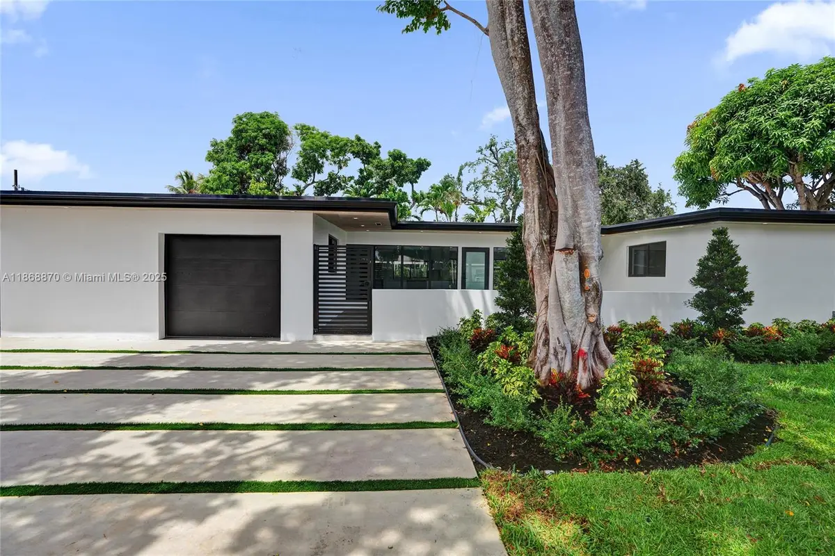 1931 NE 186th Dr, North Miami Beach, FL 33179 - Image #1