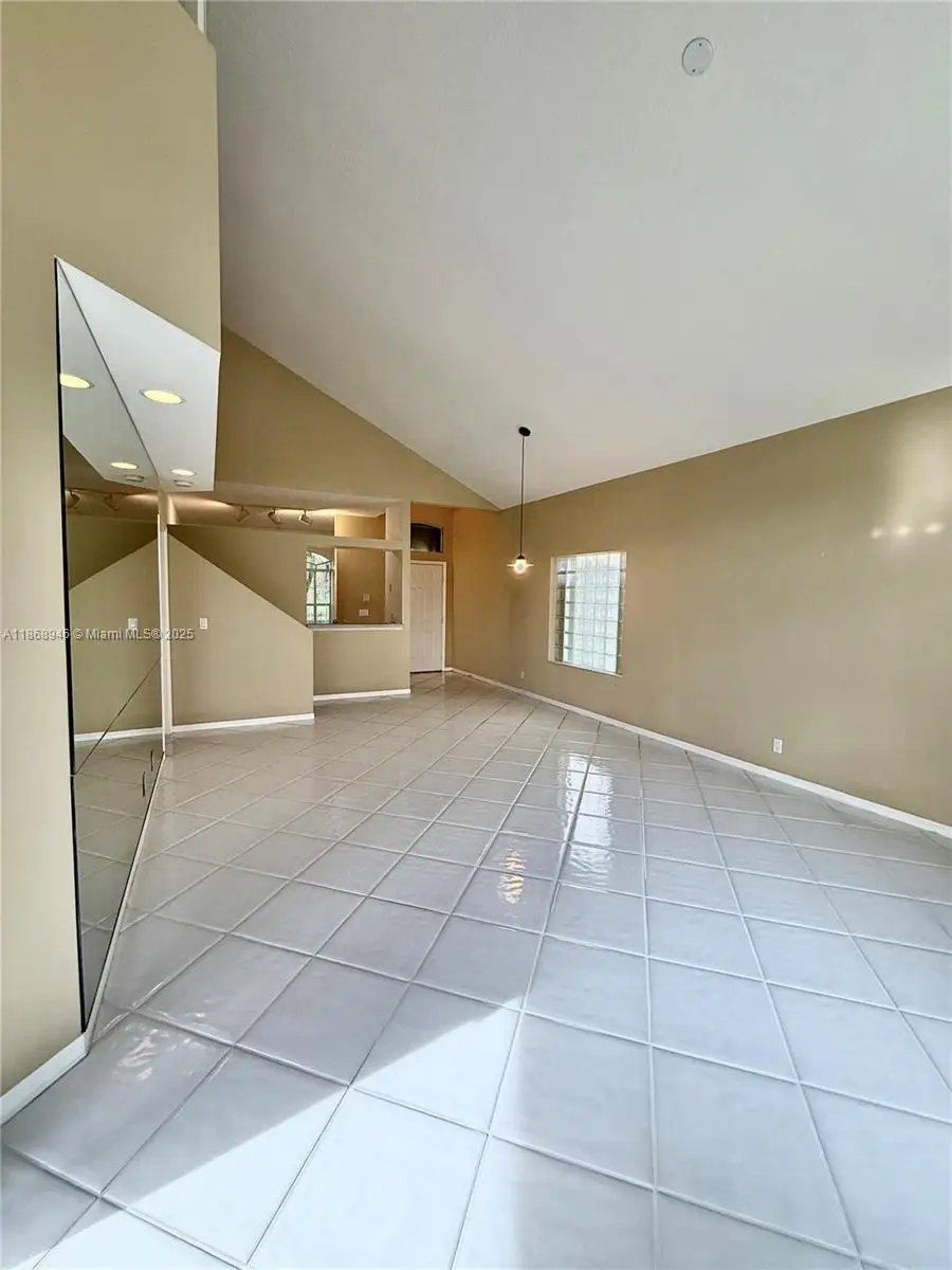 4004 Dorado Dr, Riviera Beach, FL 33418 - Image #2