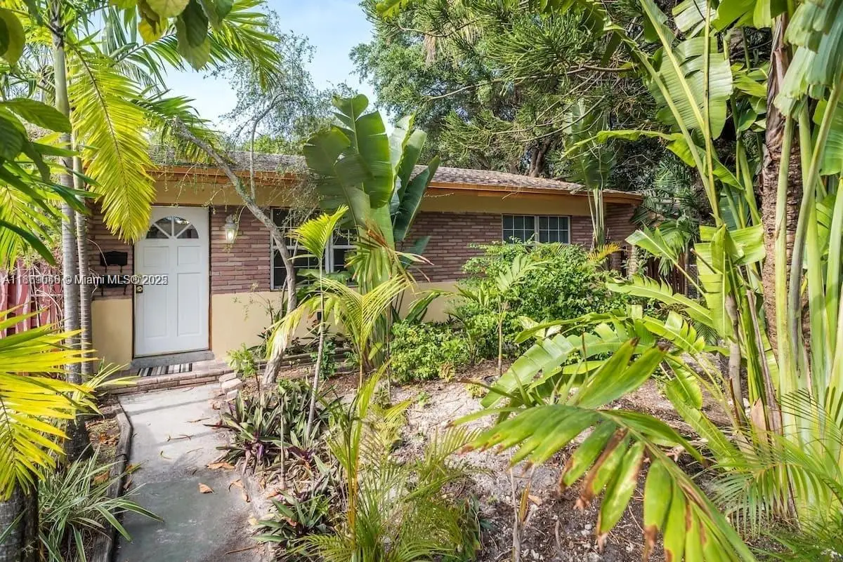 2411 Hayes St, Hollywood, FL 33020 - Image #1