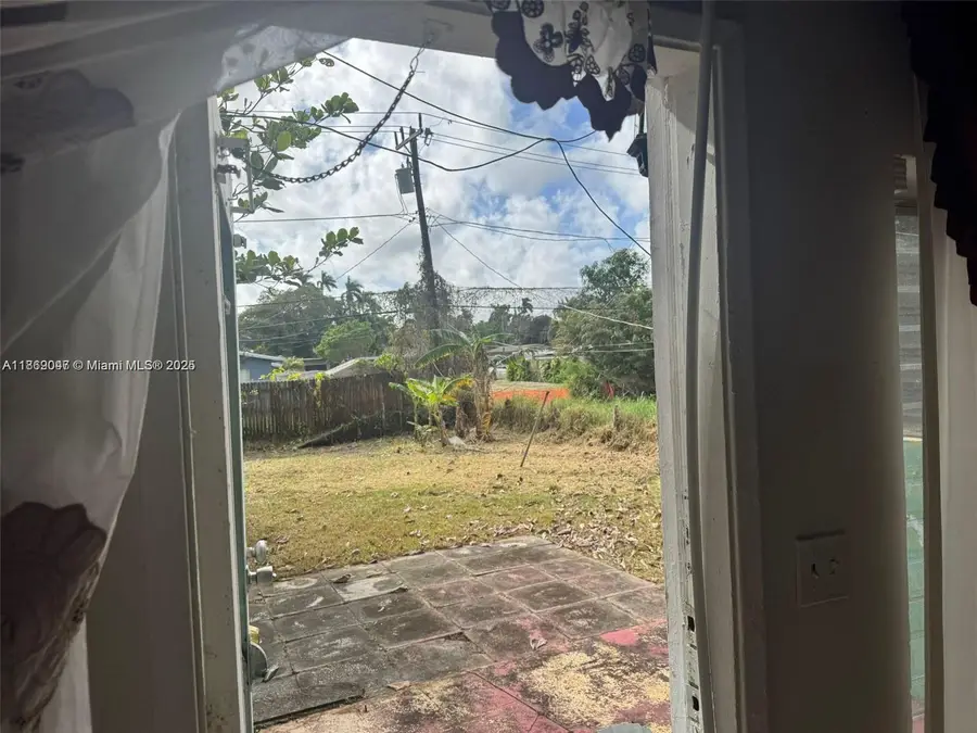 1450 NE 118th St, Miami, FL 33161 - Image #2