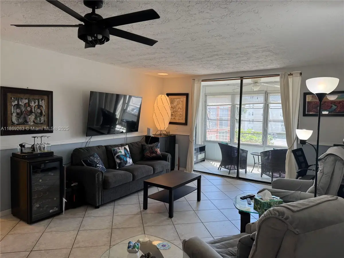 2861 Somerset Dr #318, Lauderdale Lakes, FL 33311 - Image #1