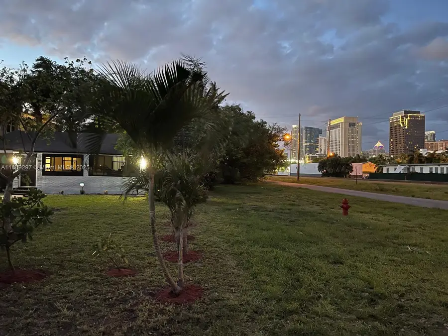 207 SW 11th Street, Fort Lauderdale, FL 33315 - #2