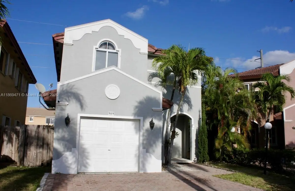 909 NE 41st Ter, Homestead, FL 33033 - Image #1