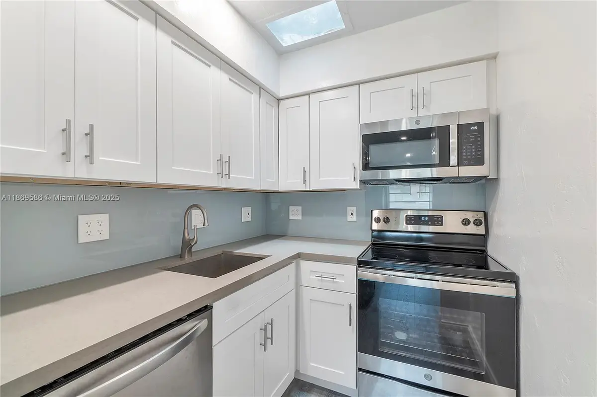 2901 Polk St #5, Hollywood, FL 33020 - Image #1