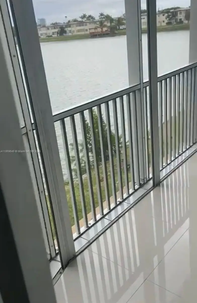 1670 NE 191st St #213-3, Miami, FL 33179 - Image #3