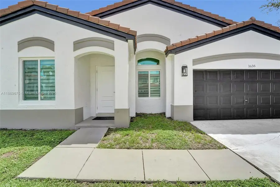 1636 SW 108th Ter, Davie, FL 33324 - Image #2