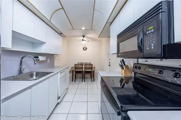 1100 Saint Charles Pl #717, Pembroke Pines, FL 33026