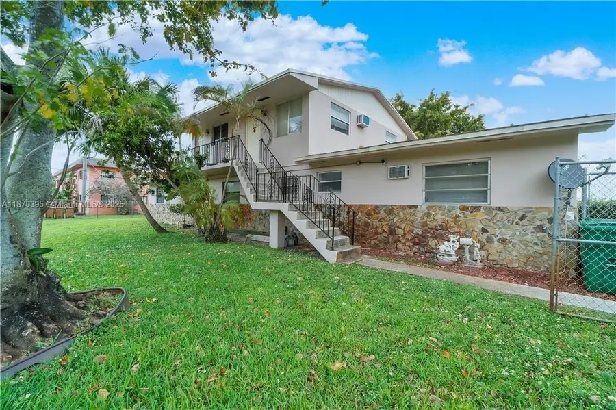 7391 NW 37th St, Hollywood, FL 33024 - Image #2