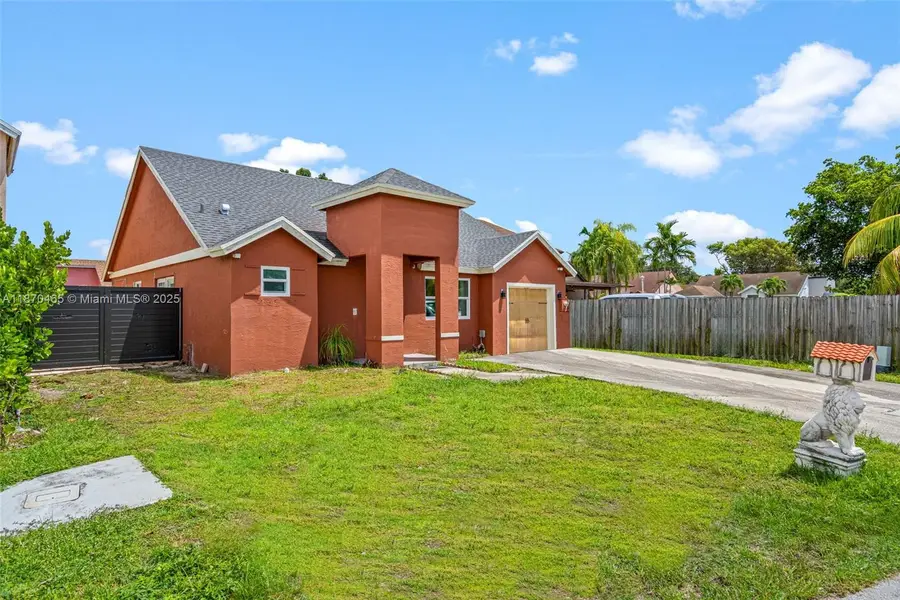 25053 SW 129th Pl, Homestead, FL 33032 - Image #2