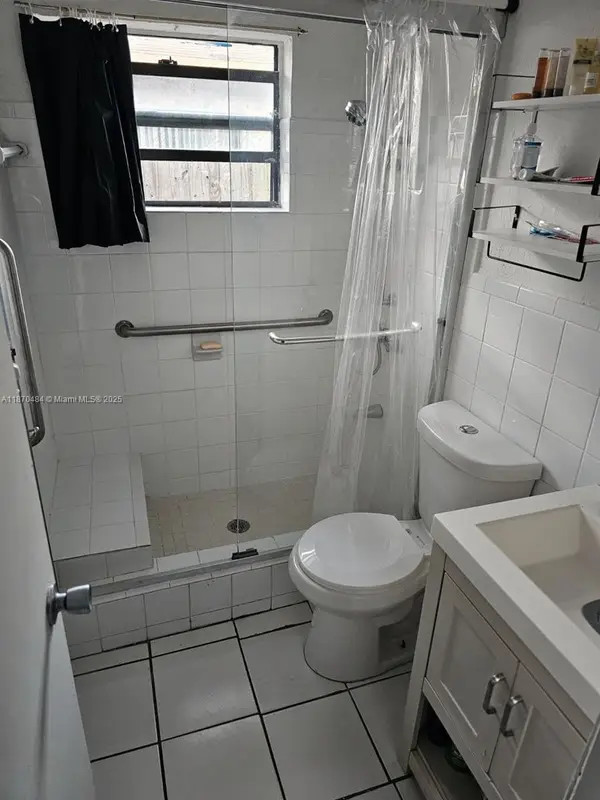 109 NW 28th Ter, Fort Lauderdale, FL 33311