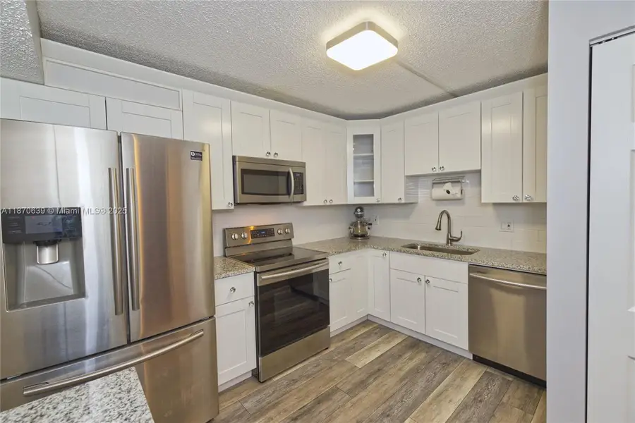 900 NE 195th St #703, Miami, FL 33179 - Image #2