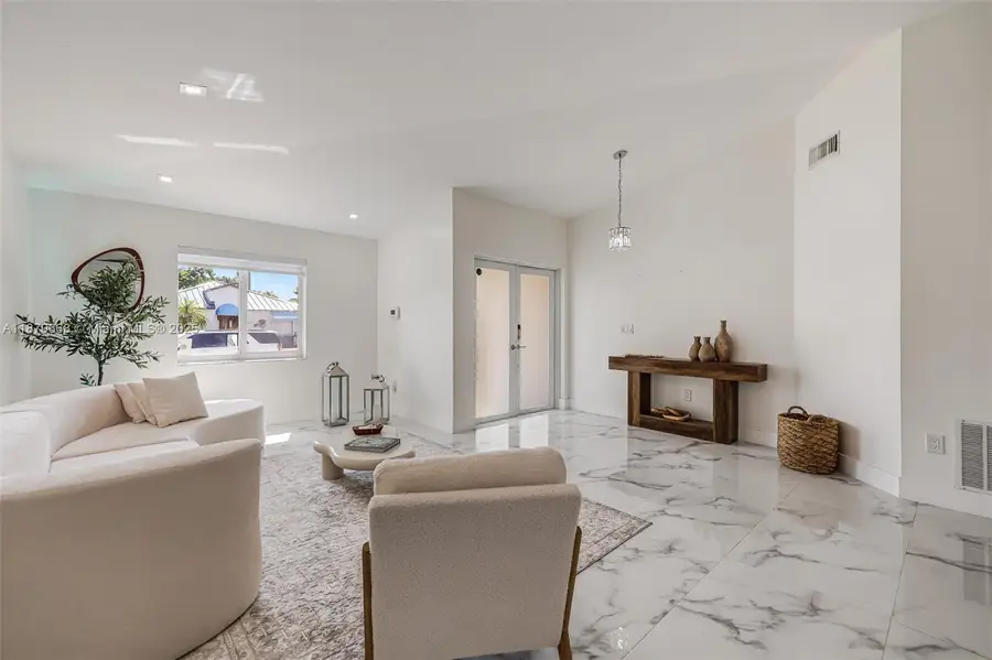 17132 SW 142nd Ct, Miami, FL 33177 - Image #2