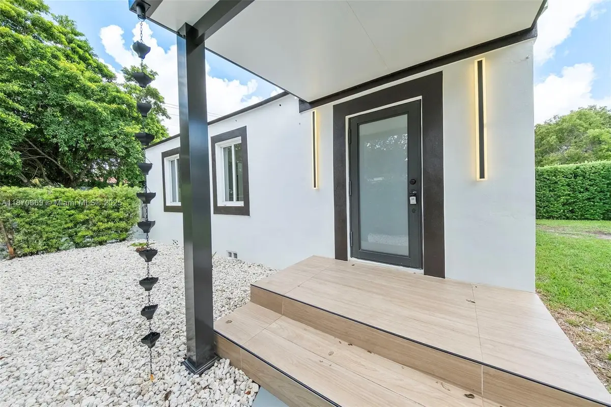 5291 SW 5th St, Miami, FL 33134 - Image #1