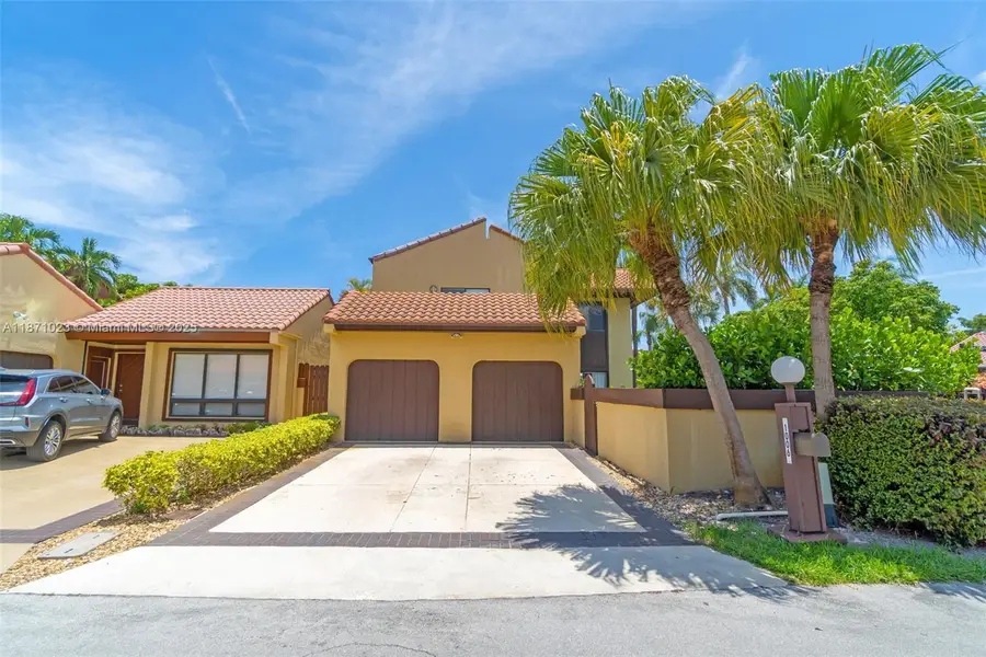 1006 NE 202nd Ln, Miami, FL 33179 - Image #2