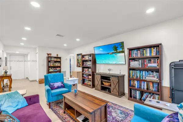 4514 NW 20th St #477, Coconut Creek, FL 33066