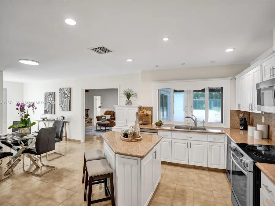 11300 Shady Lane, Plantation, FL 33325 - Image #3