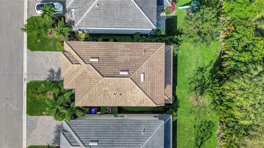 4353 Large Leaf Ln, Hollywood, FL 33021 - Image #2