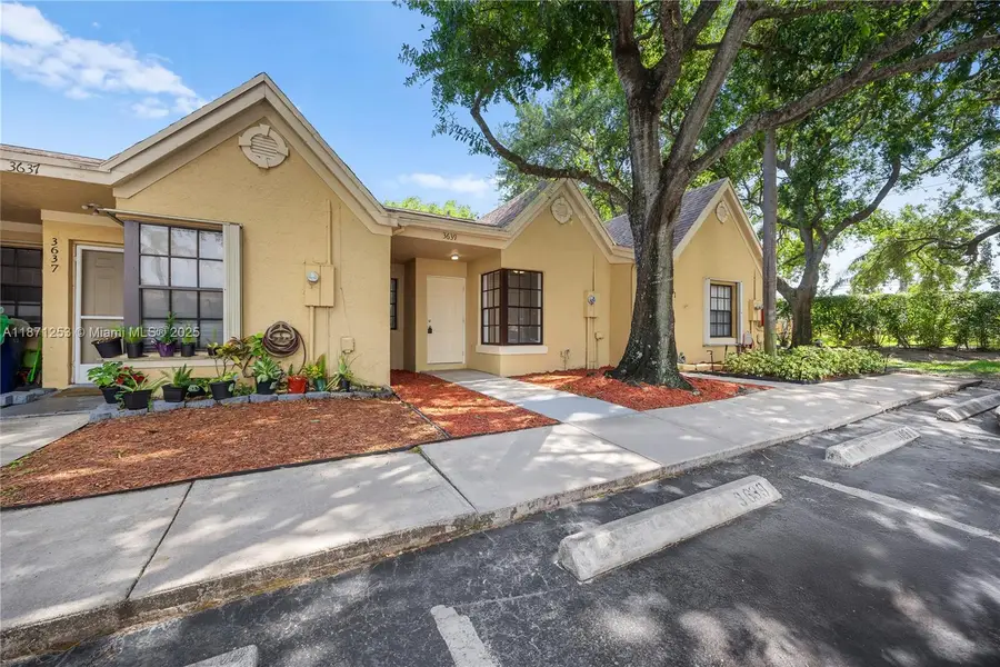 3639 NW 83rd Ln, Sunrise, FL 33351 - Image #2