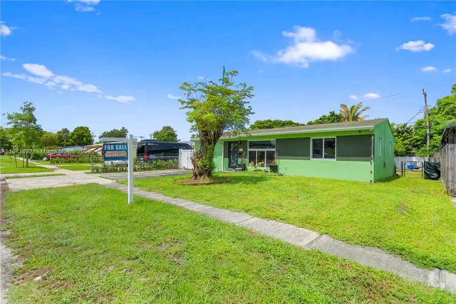 6611 Park St, Hollywood, FL 33024 - Image #2