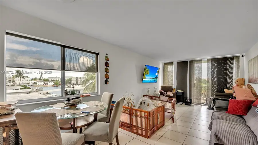 8001 Crespi Blvd #4B, Miami Beach, FL 33141 - Image #3