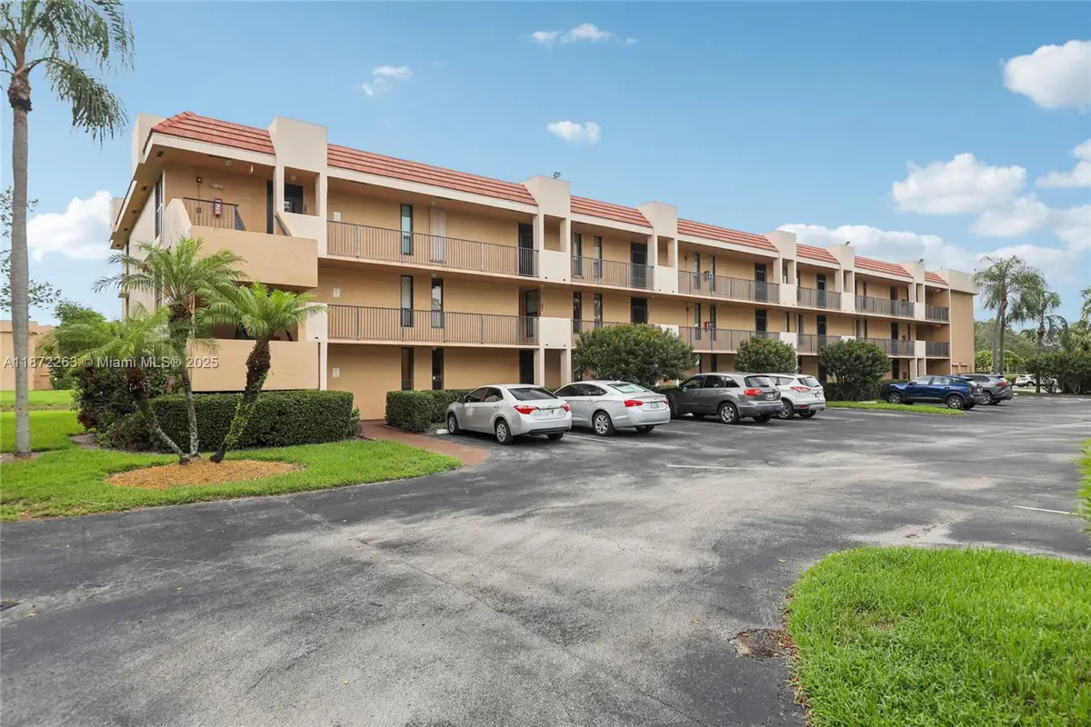 5732 Coral Lake Dr #308, Margate, FL 33063 - Image #1
