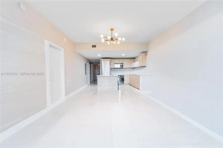16385 Biscayne Blvd #405, North Miami Beach, FL 33160 - Image #2