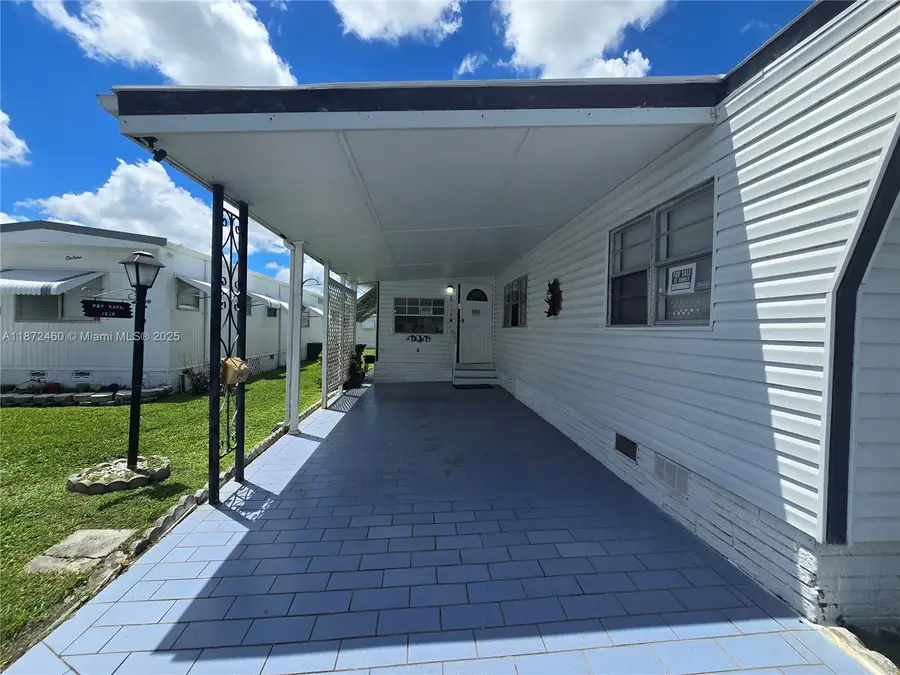 1328 S 33rd St, Hollywood, FL 33021 - Image #2