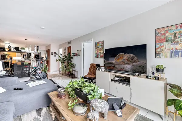 7830 Dickens Ave #202, Miami Beach, FL 33141