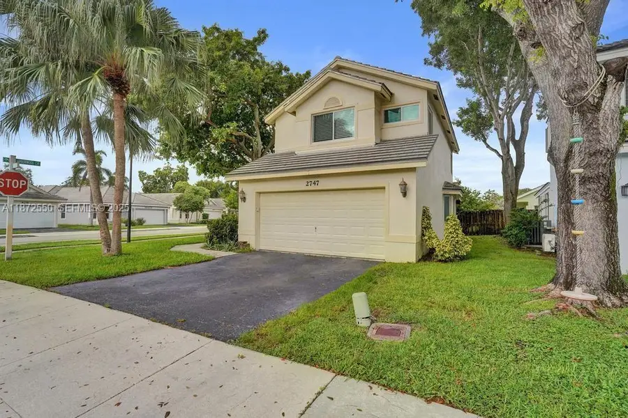 2747 Pinewood Ct, Davie, FL 33328 - Image #2