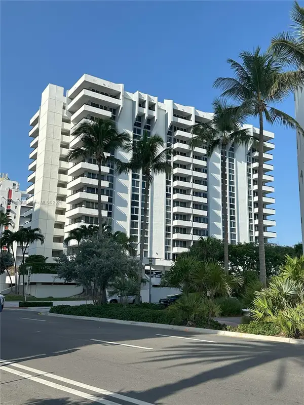 3200 Collins Ave #11-3, Miami Beach, FL 33140