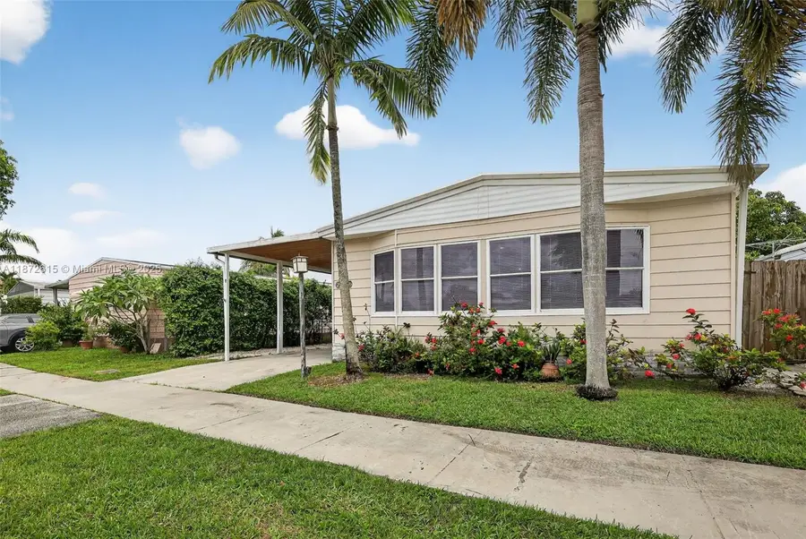 21831 S Heritage Cir, Pembroke Pines, FL 33029 - Image #3