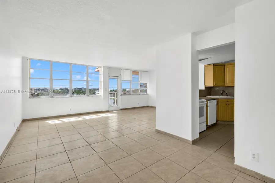 2025 NE 164th St #510, North Miami Beach, FL 33162 - Image #2