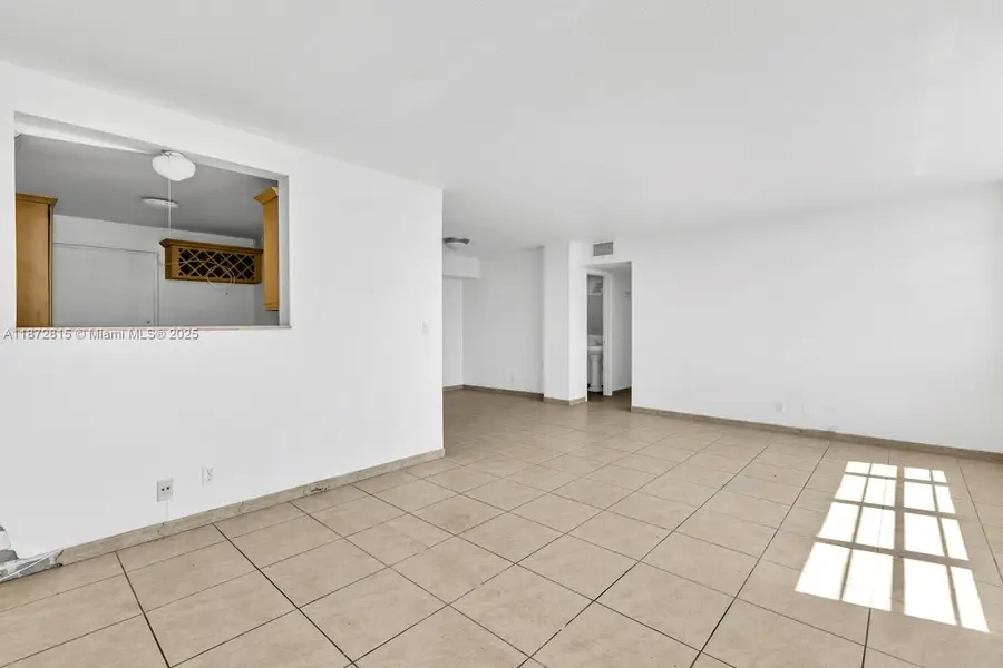 2025 NE 164th St #510, North Miami Beach, FL 33162 - Image #3