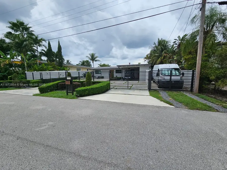 2543 Gulfstream Ln, Fort Lauderdale, FL 33312 - Image #3