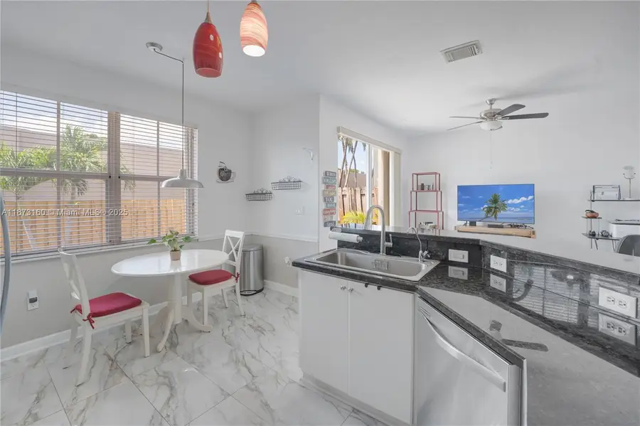 11324 NW 74th Ter, Doral, FL 33178 - Image #2