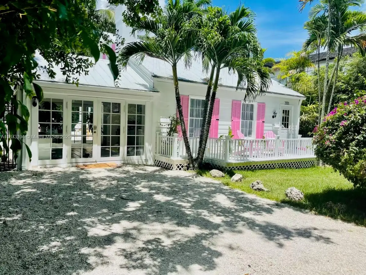 3951 Park Dr, Coconut Grove, FL 33133 - Image #1