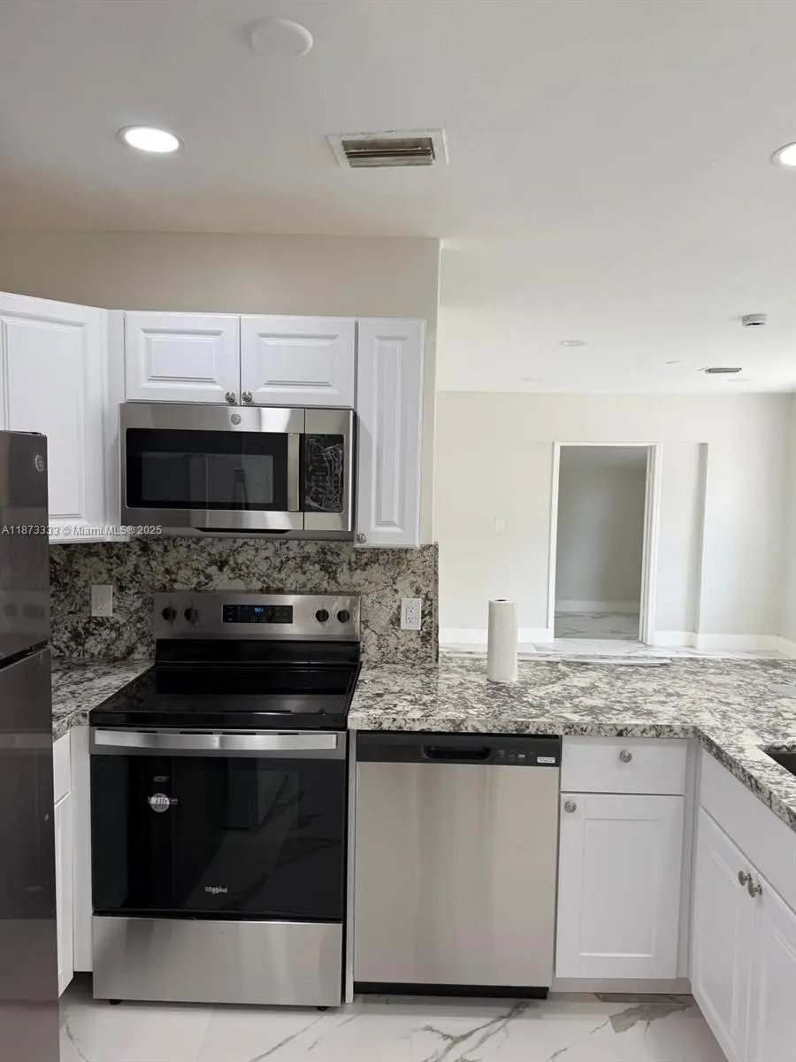 1050 NW 25th Way, Fort Lauderdale, FL 33311 - Image #2