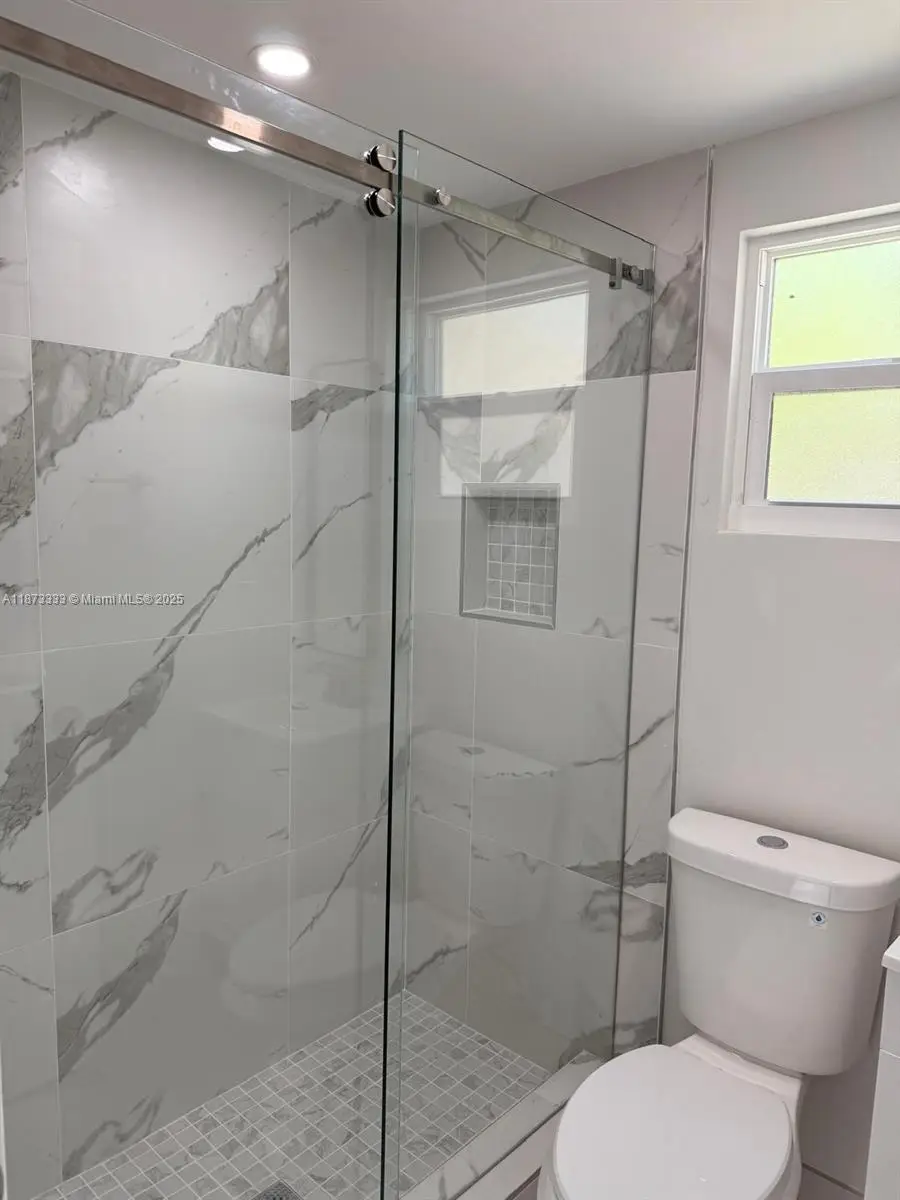 1050 NW 25th Way, Fort Lauderdale, FL 33311 - Image #3