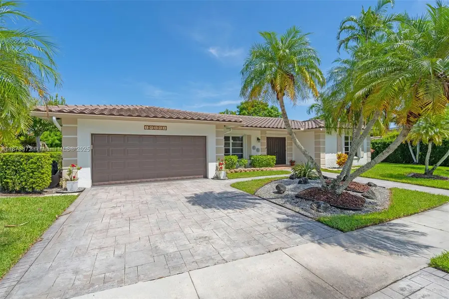 16561 Royal Poinciana Dr, Weston, FL 33326 - Image #2