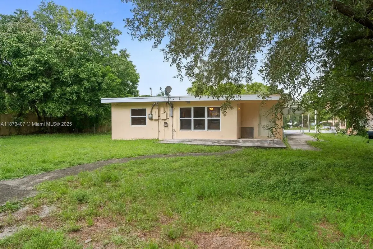 1512 NW 16th Ln, Fort Lauderdale, FL 33311 - Image #1