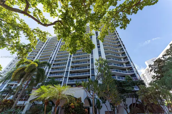 3640 Yacht Club Dr #305, Aventura, FL 33180