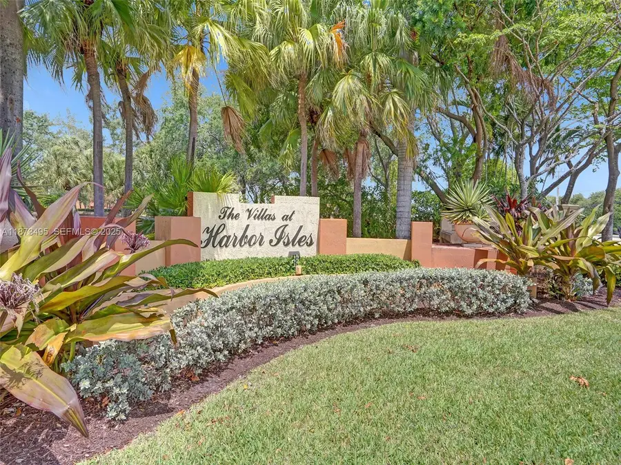 2225 Clipper Pl, Fort Lauderdale, FL 33312 - Image #2