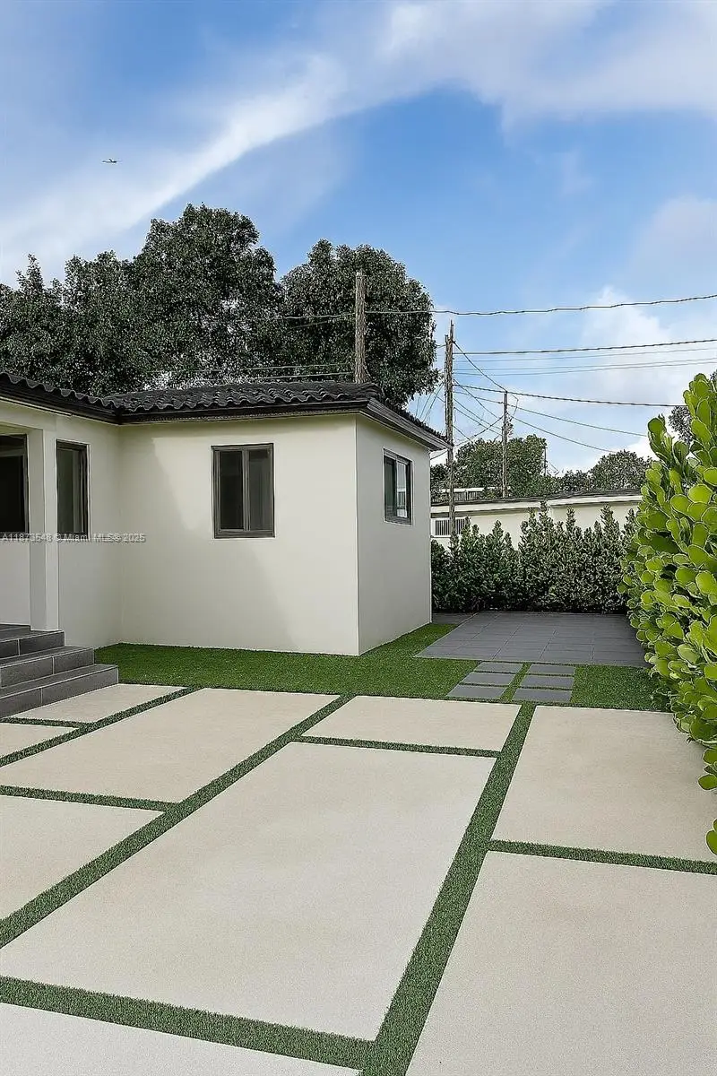 621 SW 33rd Avenue, Miami, FL 33135 - Image #2