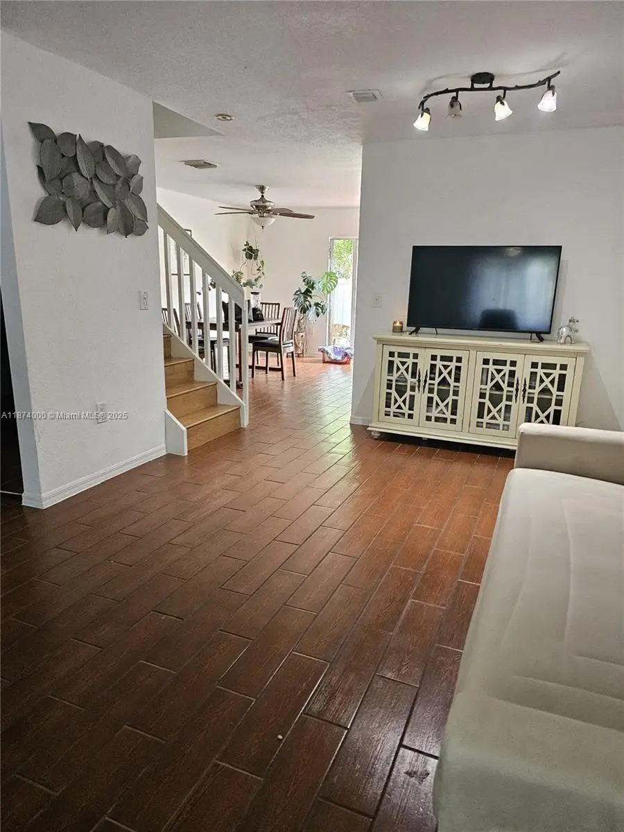 126 Hidden Ct Rd #27-D, Hollywood, FL 33023 - Image #2
