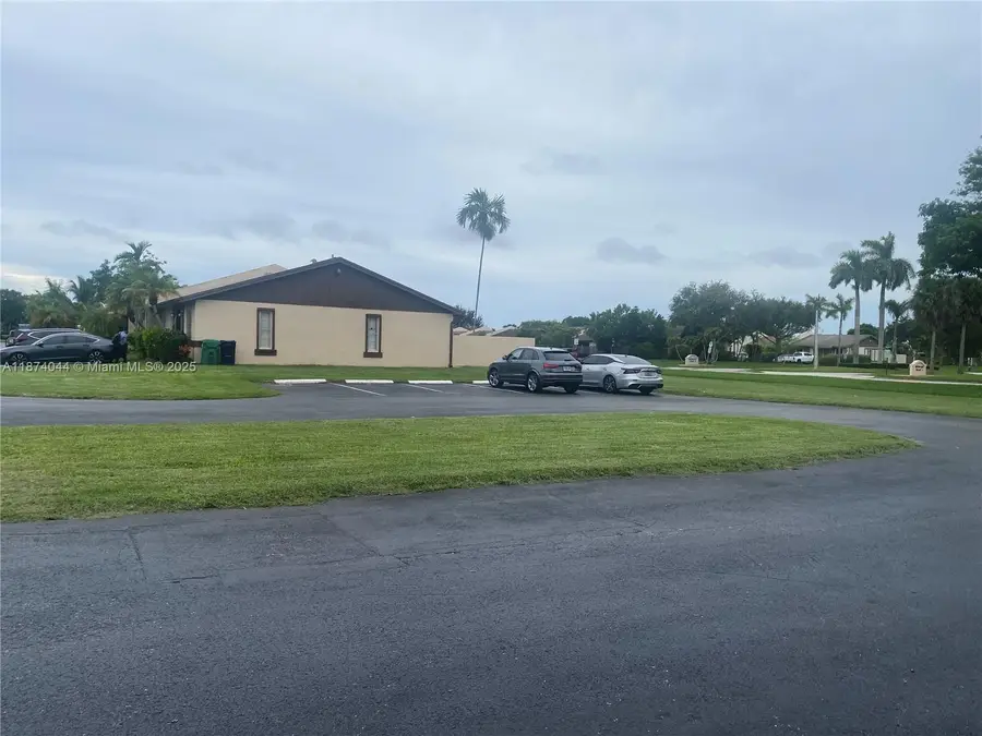 Address Withheld By Seller, Miami, FL 33186 - #2